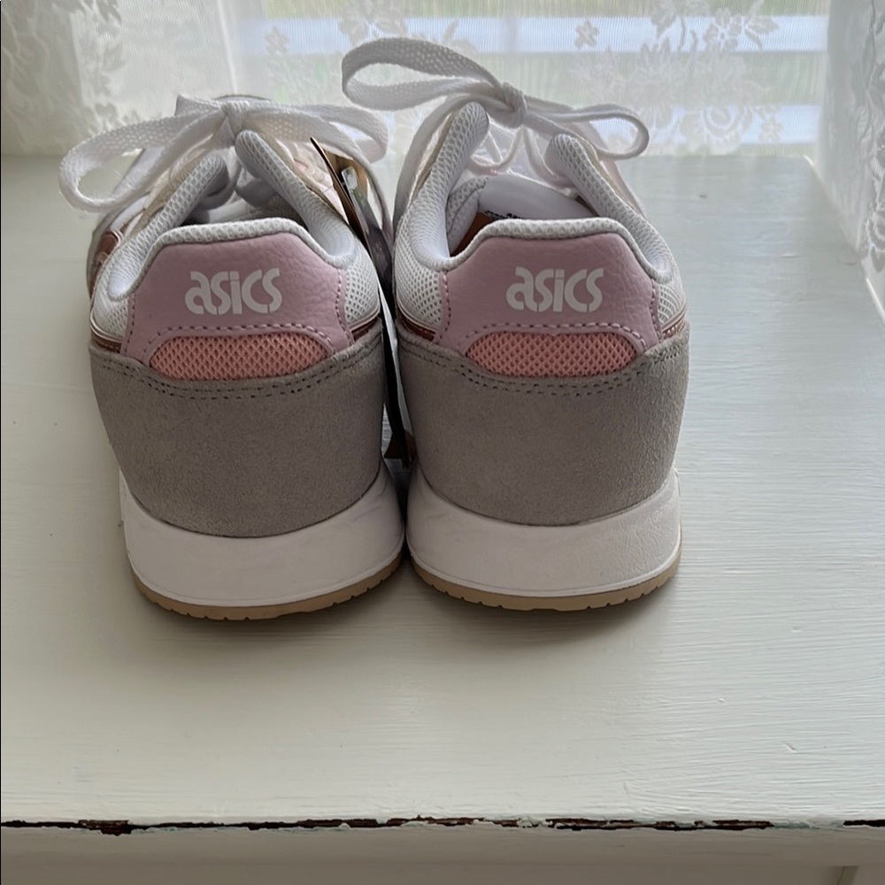 ASICS Women's White and Pink Sneakers NWT - Picture 5 of 6
